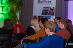 A zoned in audience at the Gulliver Finale